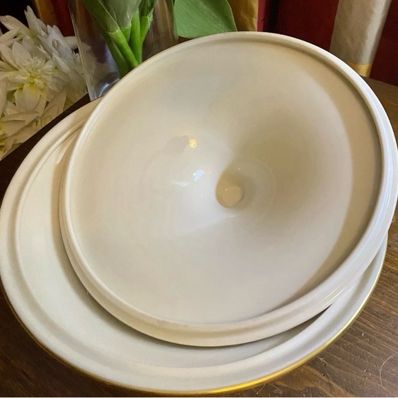 NWT Lenox Eternal 14” Round Covered Veg Bowl, Extremely RARE Discontinued $400 - Picture 7 of 8